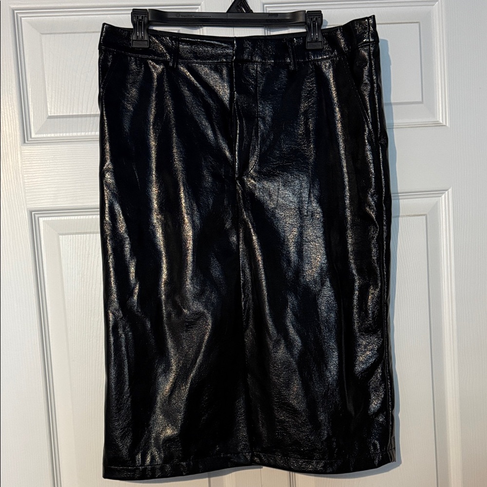 Elegant Black Leather Pencil Skirt